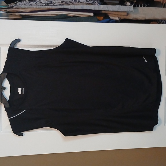 Women's Nike Black Sleeveless Muscle Tee - Picture 8 of 8